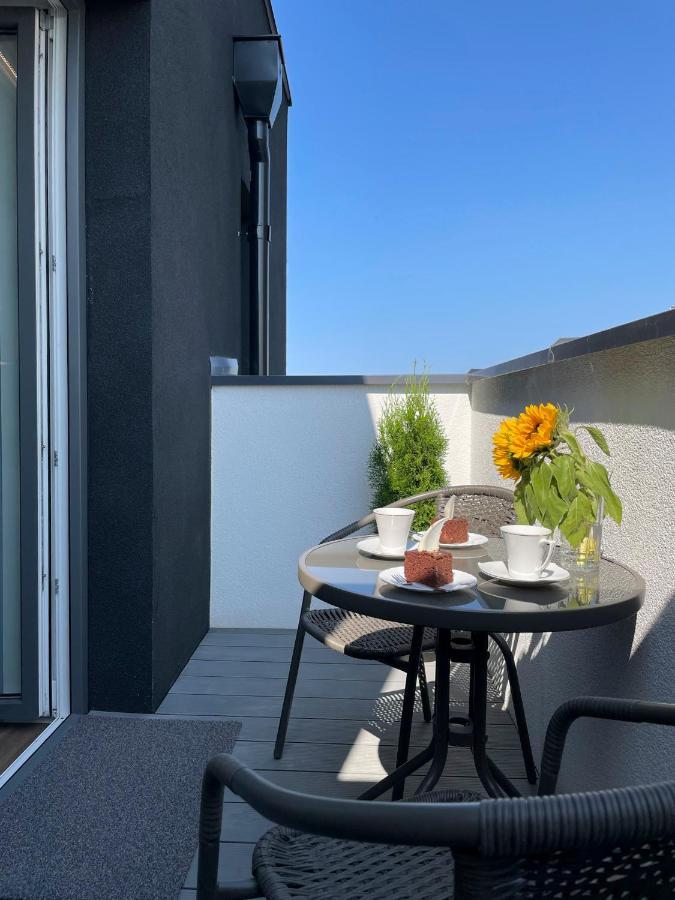 Apartamenty Morzeblizej Kołobrzeg Esterno foto